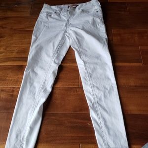 White skinny jeans